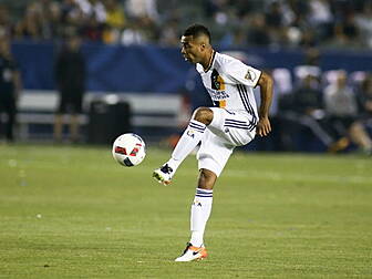 WATCH: Ashley Cole sees red fo...